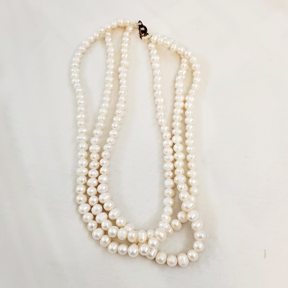 Pearls- Triple strand, baroque - Picture 1 of 4